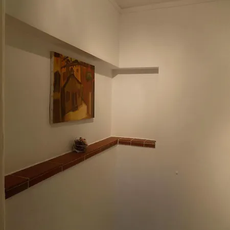 And Feral Πανσιόν Ρόβινι